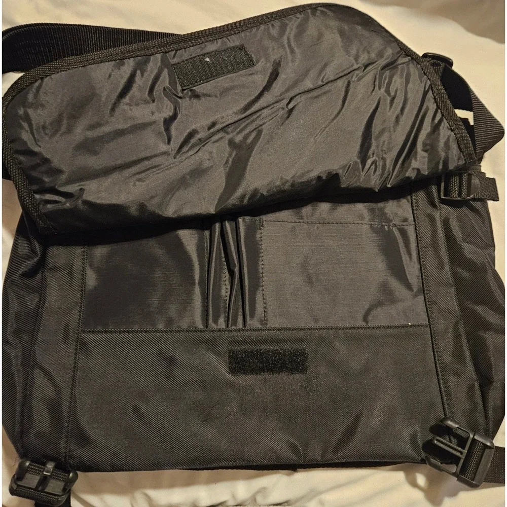 EastSport Black Nylon Messenger Bag Crossbody Laptop Travel School Reflective